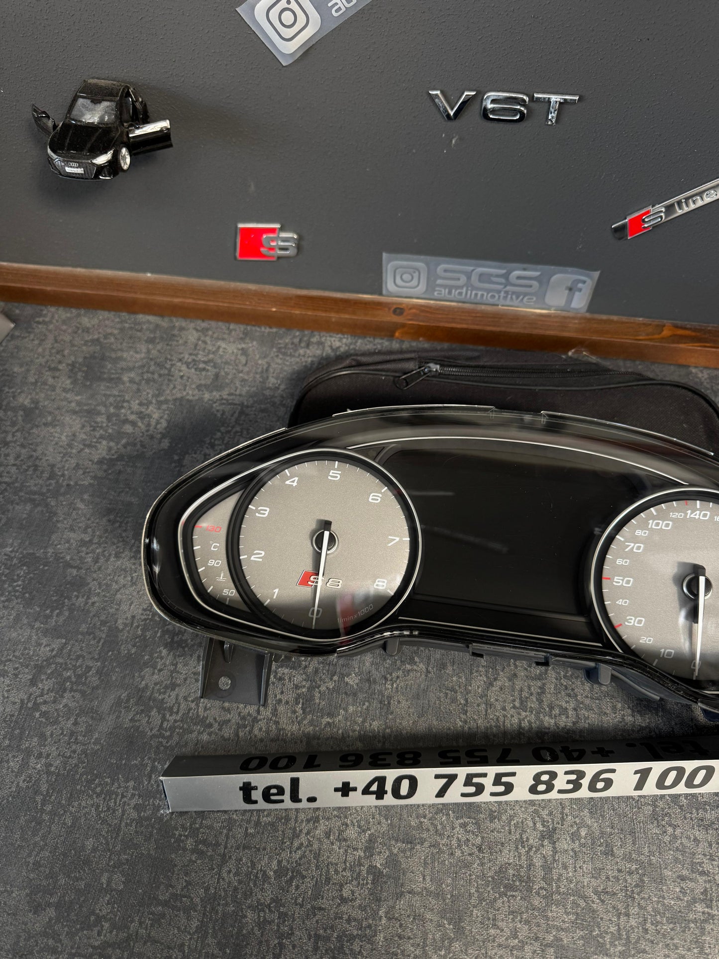 Ceasuri Bord – Audi S8 TFSI D4 - 4H0 920 830 S