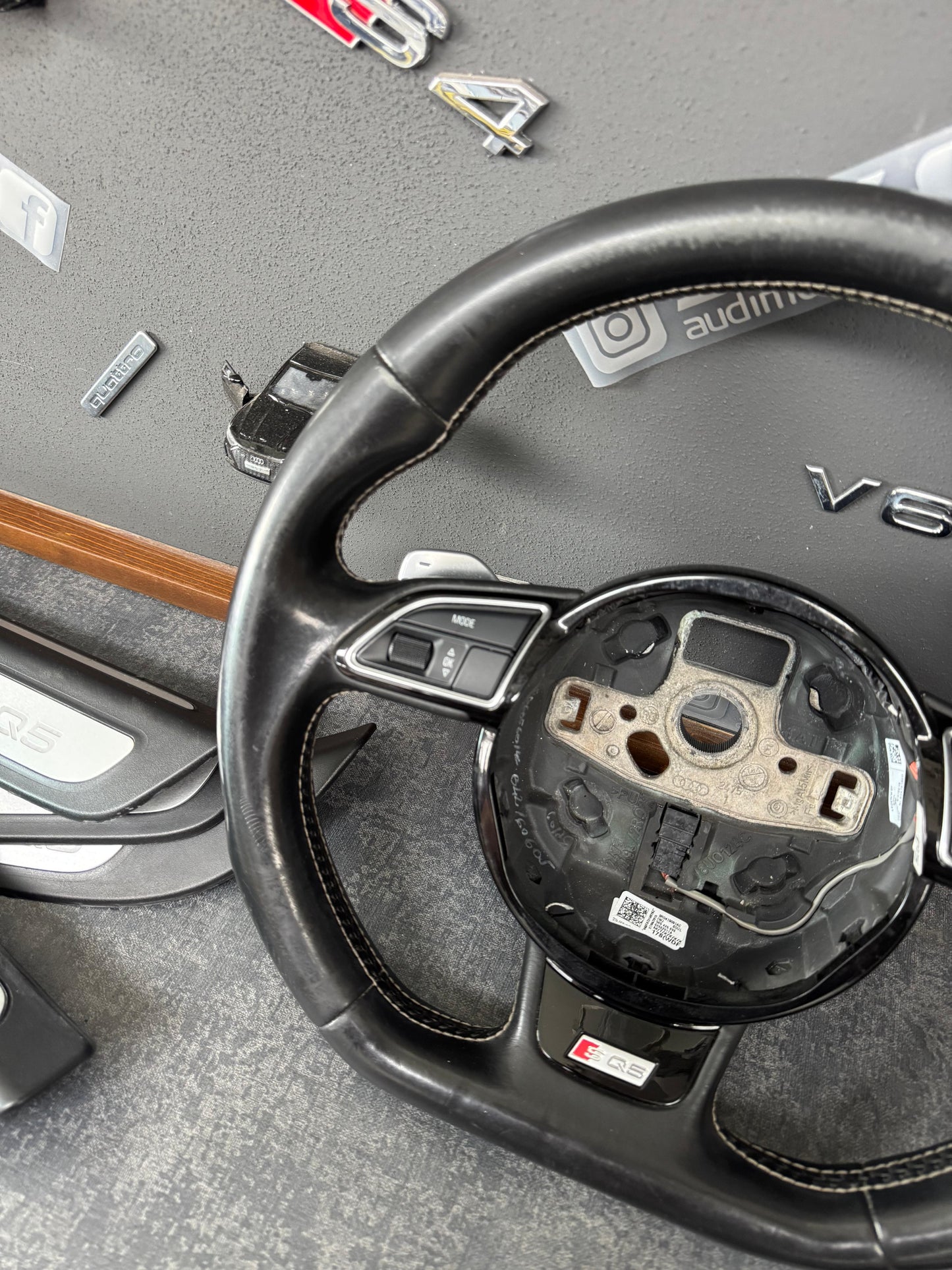 Volan Audi SQ5 8R cu padele aluminiu