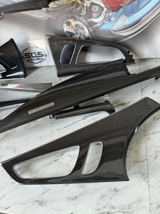 Trimuri carbon – Audi A7 4G