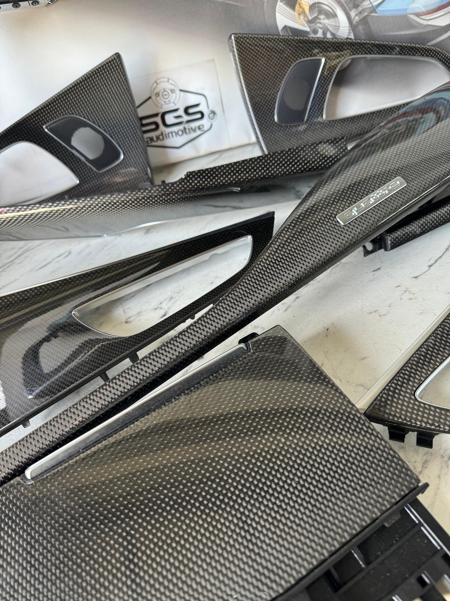 Trimuri carbon – Audi A7 4G
