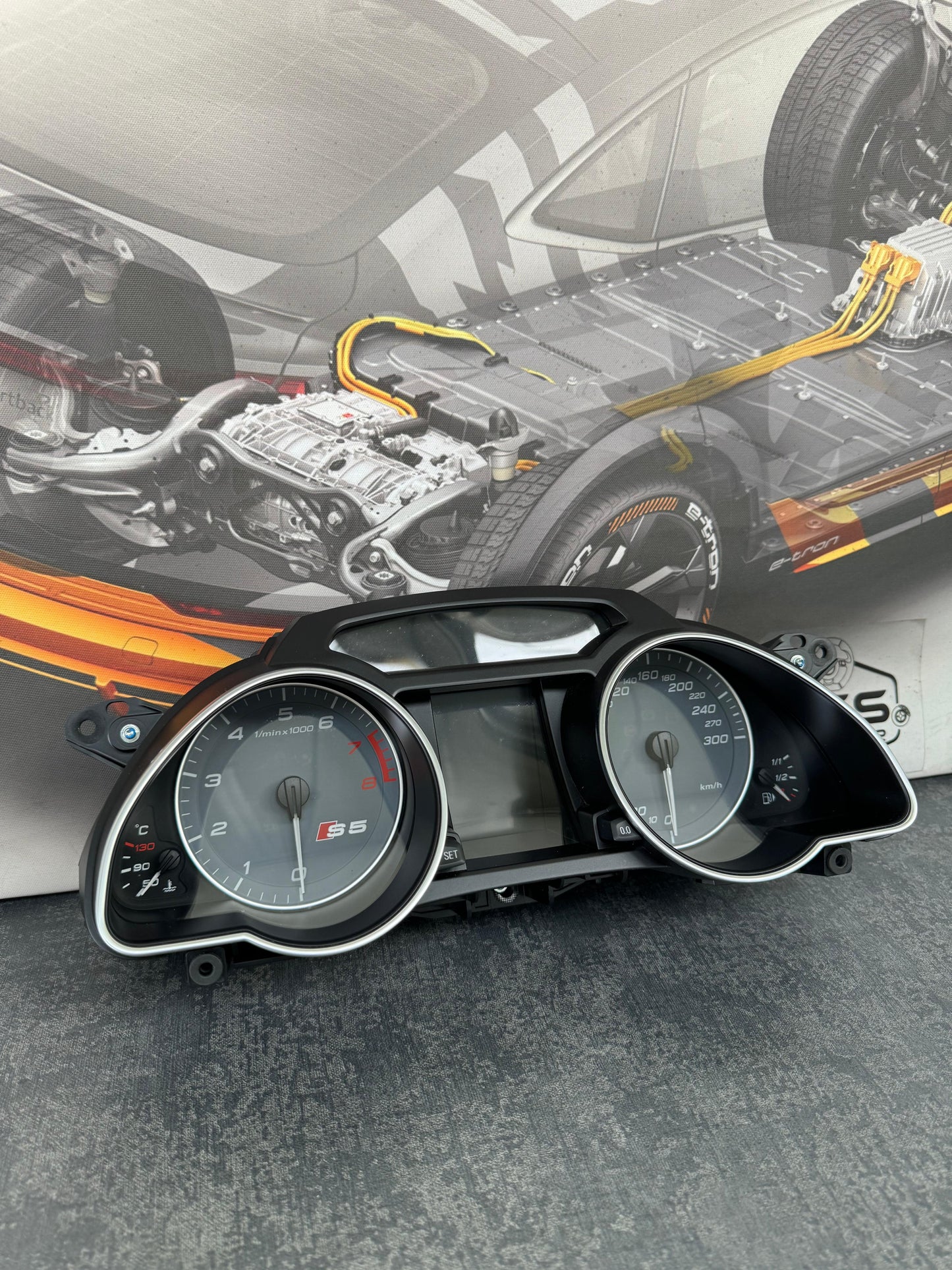 Ceasuri Bord – Audi S5 8T