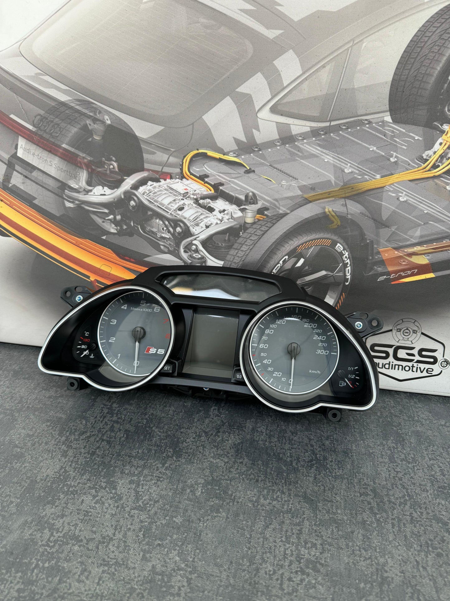 Ceasuri Bord – Audi S5 8T