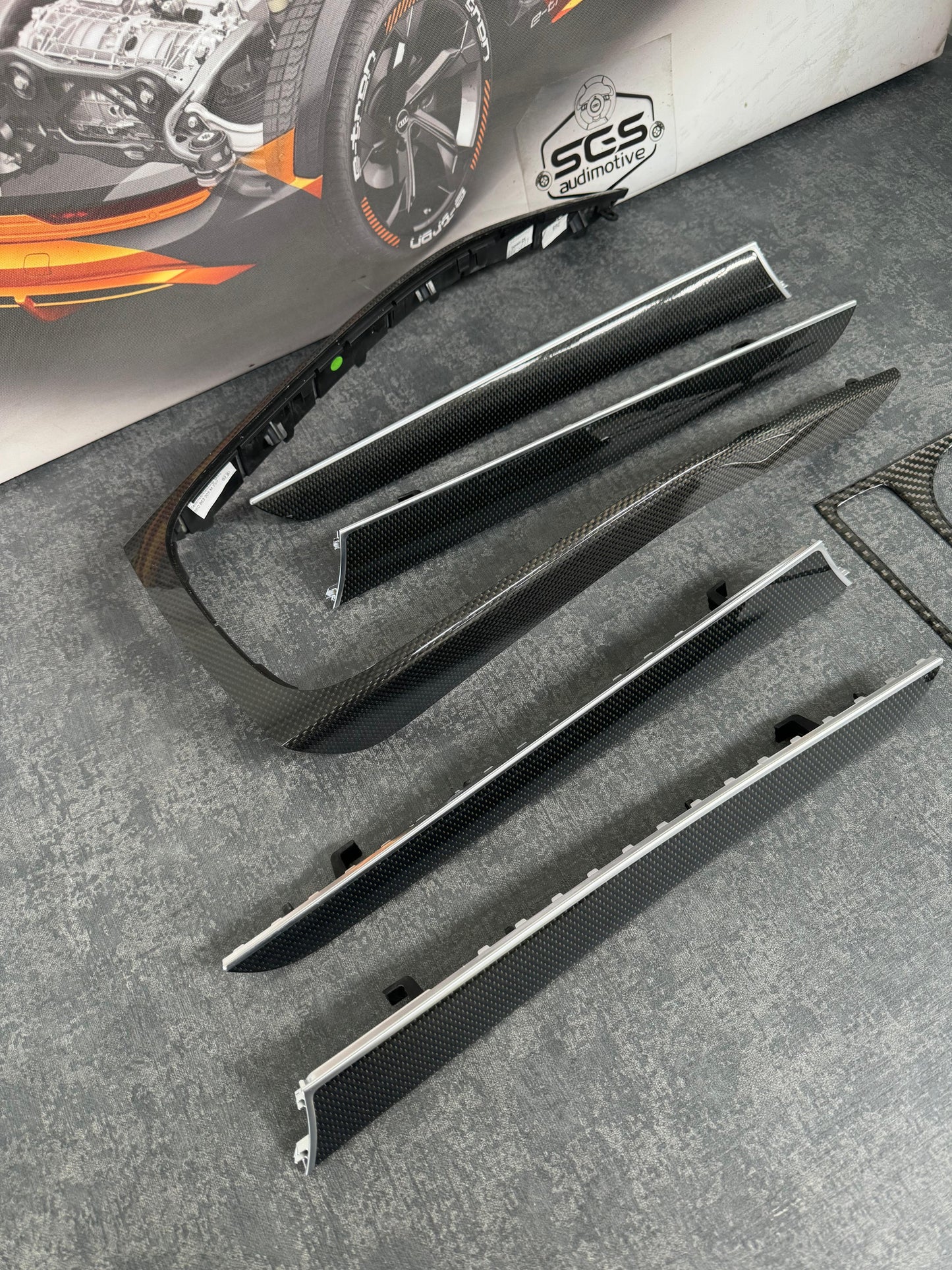 Trimuri interioare carbon – Audi A5 8T Sportback / A4 B8 Avant & Sedan