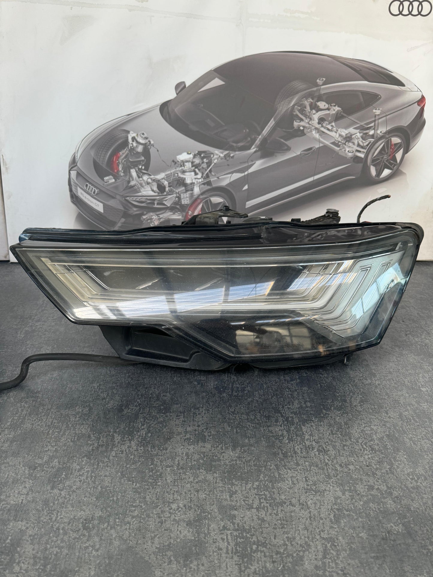 Faruri Full LED Dynamic HD Matrix – Audi A6 C8 - 4K0 941 035 complete
