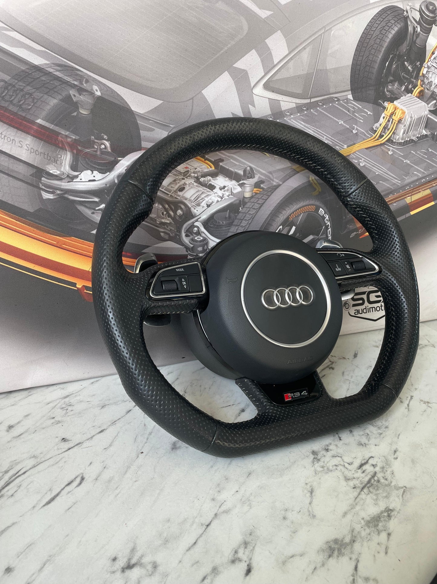 Volan Audi RS4 B8