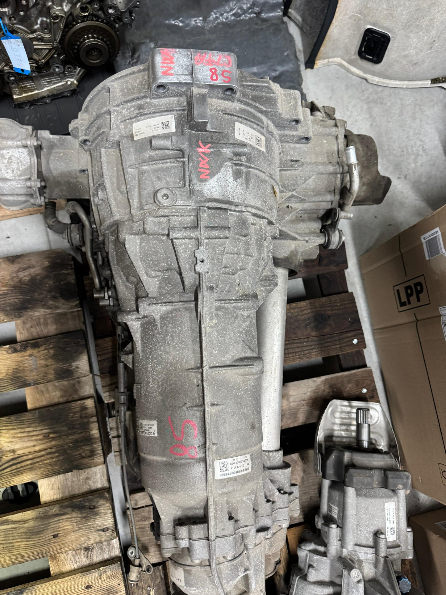 Cutie de viteze – Audi S8 D4 4.0 TFSI