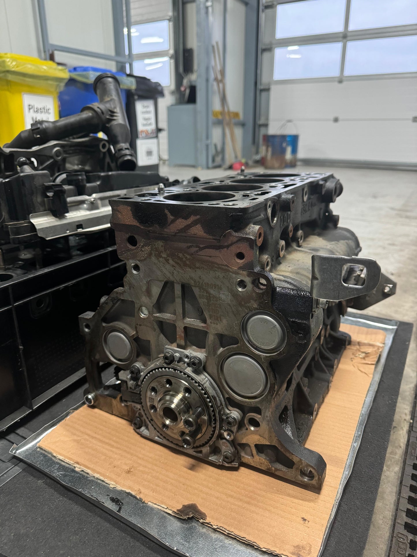 Bloc Motor Ambielat Audi – 2.0 TDI  Cod Motor DETA