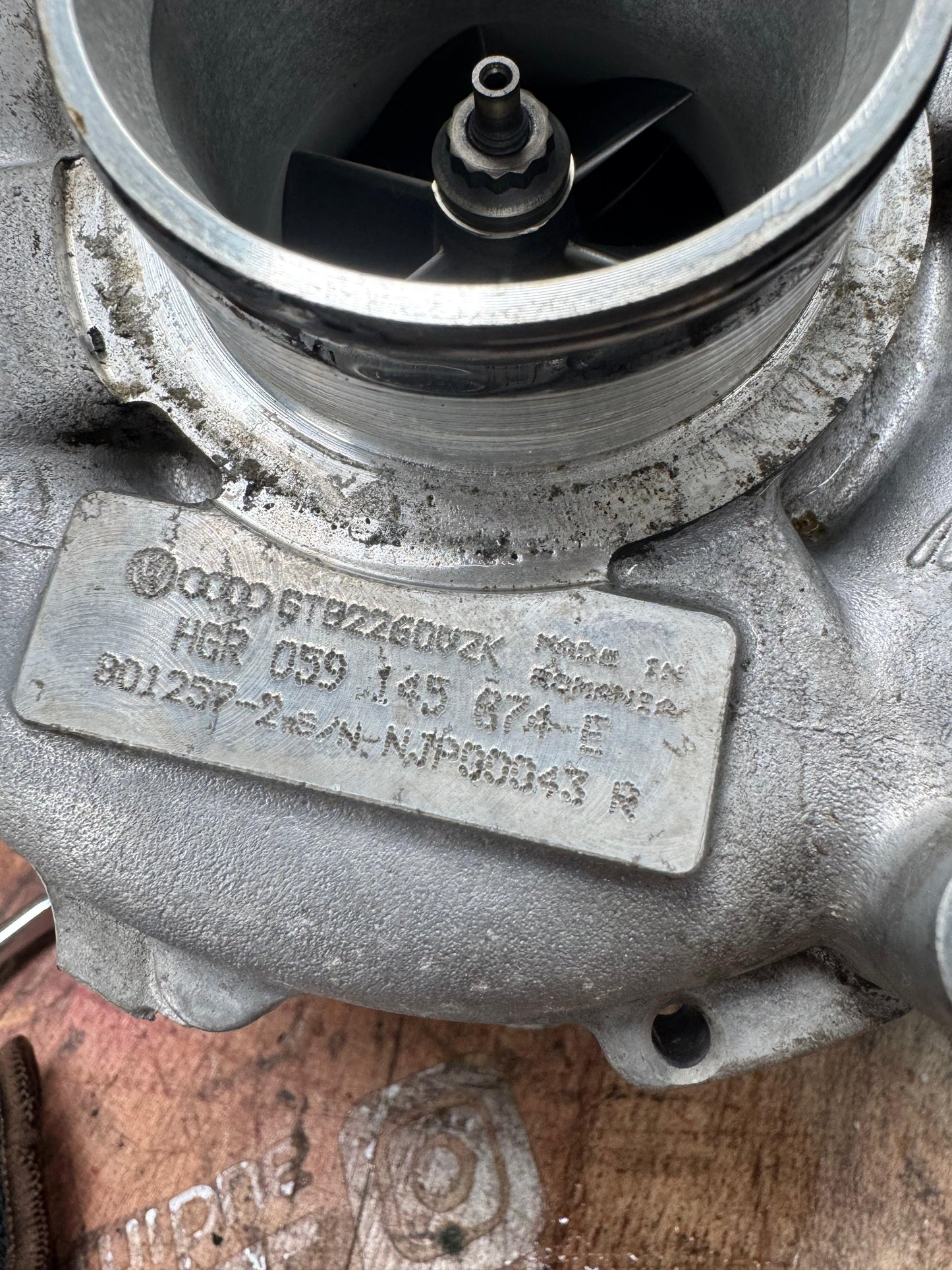 Turbină completă cu actuator – 3.0 V6 CDU / CLA / CKV / CDT