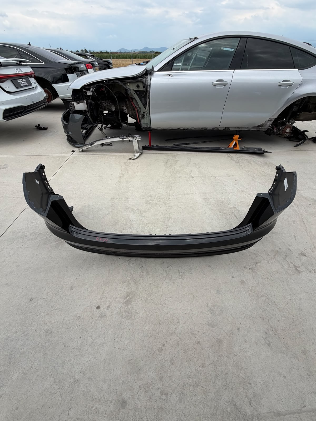Bară spate Audi Q8 4M (2018–prezent)