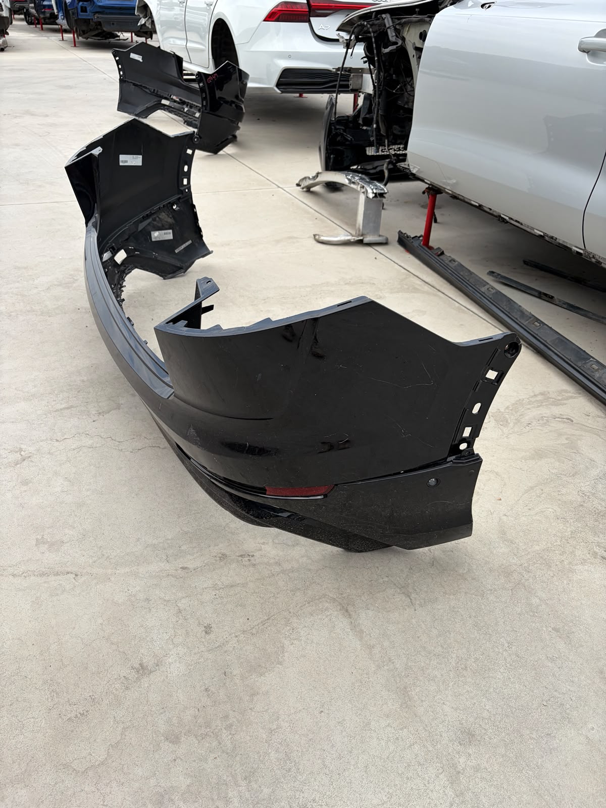 Bară spate Audi Q8 4M (2018–prezent)