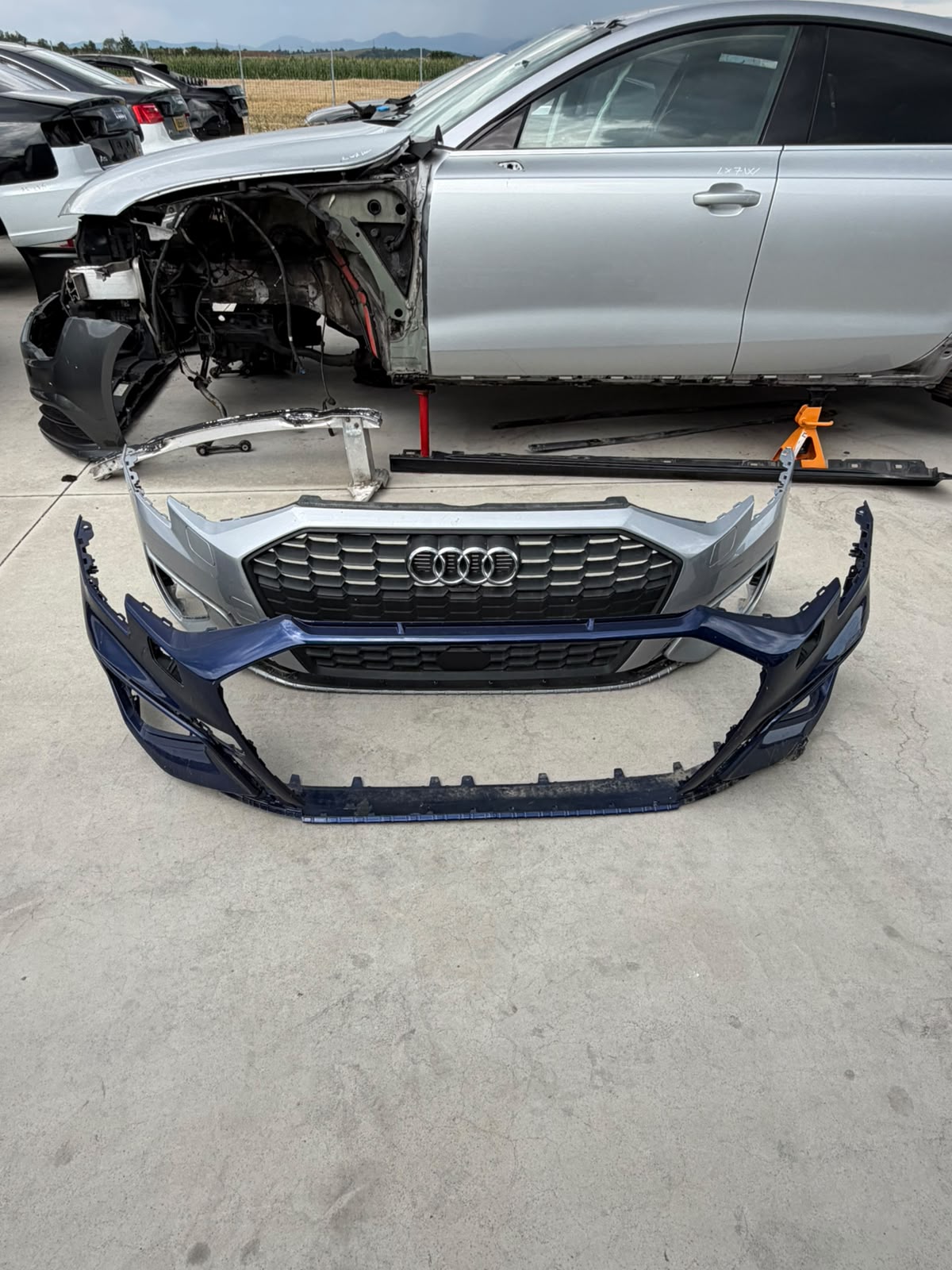 Bară față Audi A3 8Y Non-Facelift