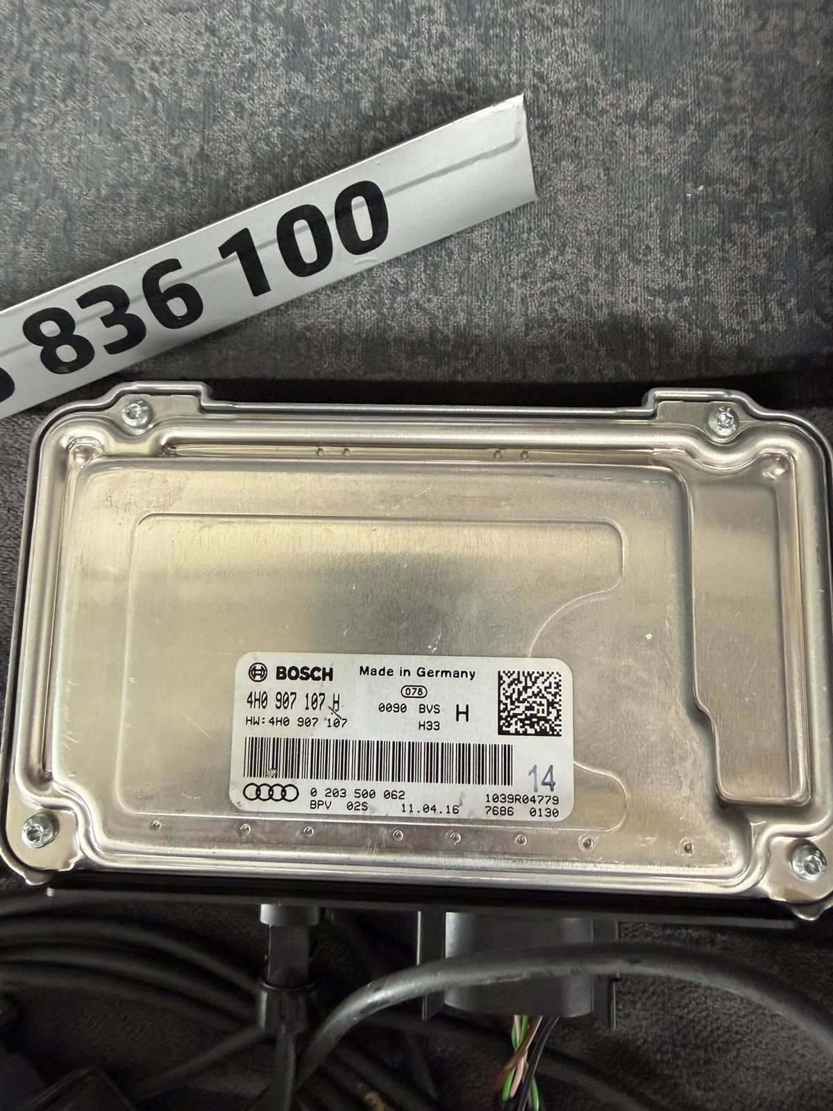 Eticheta calculatorului Bosch cu codul 4H0 907 107 H