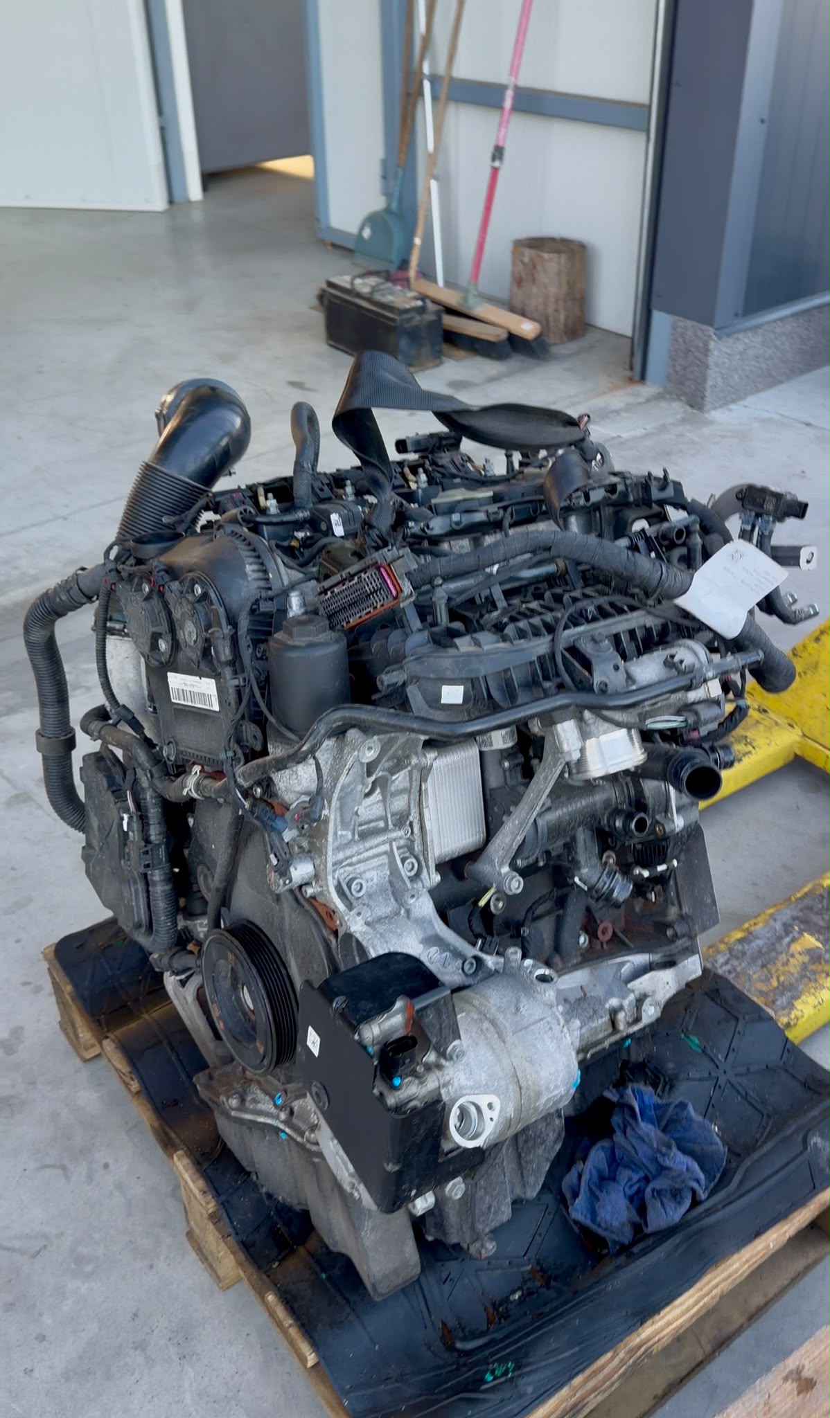 Motor 2.0 TFSI plug-in hybrid Audi cod DLG, vedere de ansamblu