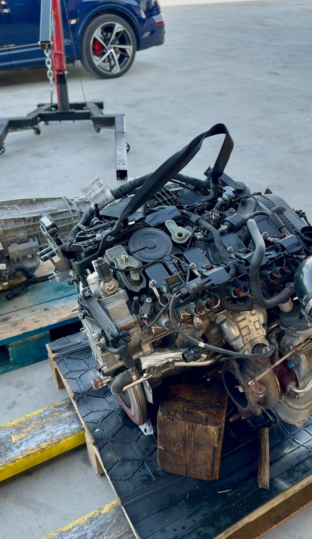 Motor 2.0 TFSI plug-in hybrid Audi, vedere laterală
