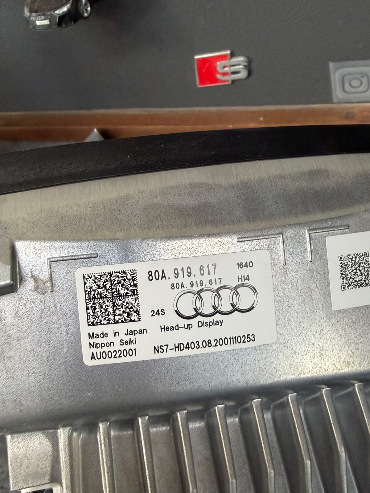 Eticheta unității Head-Up Display, cod piesă 80A 919 617