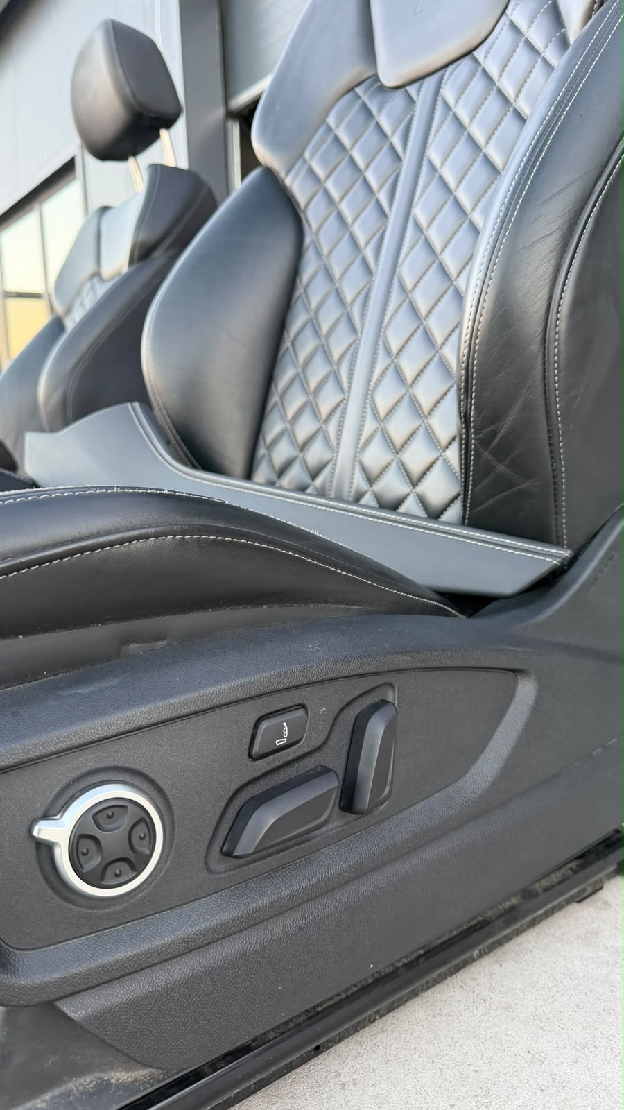 Comenzile electrice ale scaunului Audi Q5 FY cu memorii