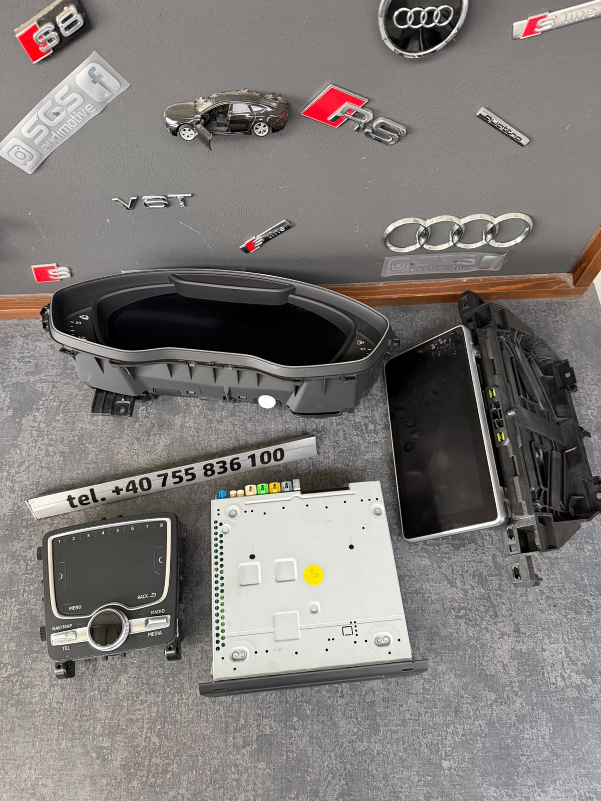 Componentele kitului MIB2 pentru Audi Q5 FY