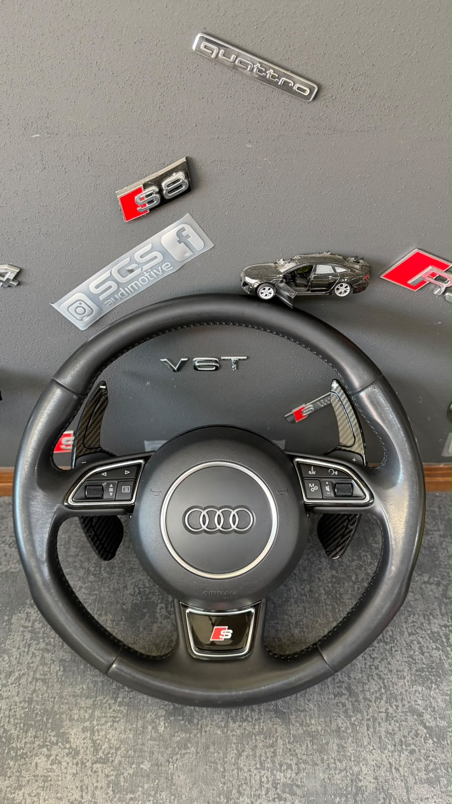 Volan Audi S8 D4 cu comenzi multifuncționale