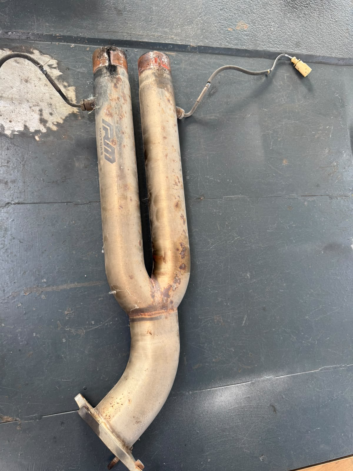 Downpipe inox 3.0 BiTDI cu prize pentru senzori, vedere laterală