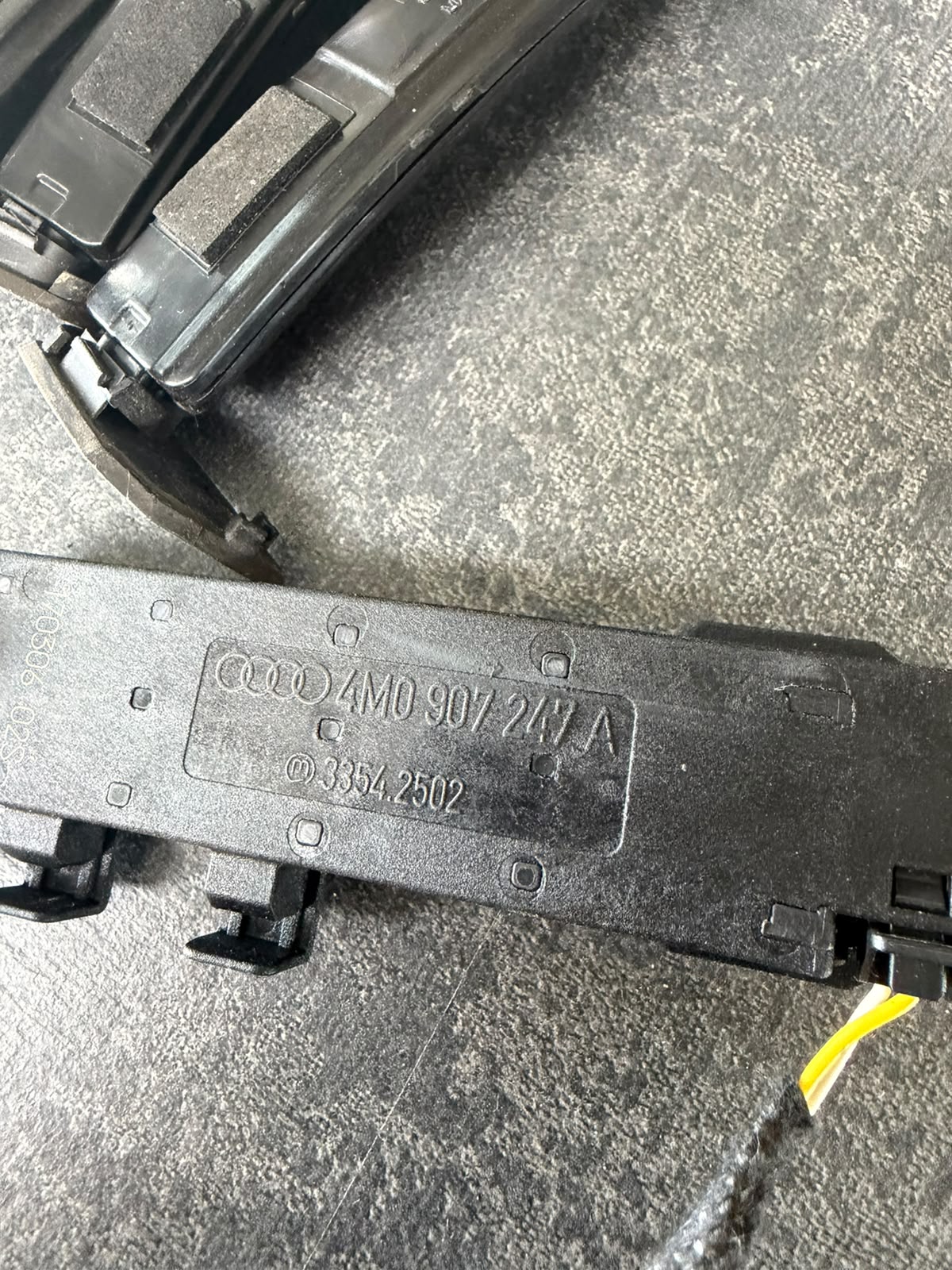 Antenă keyless entry Audi C8 4K, cod piesă 4M0 907 247 A