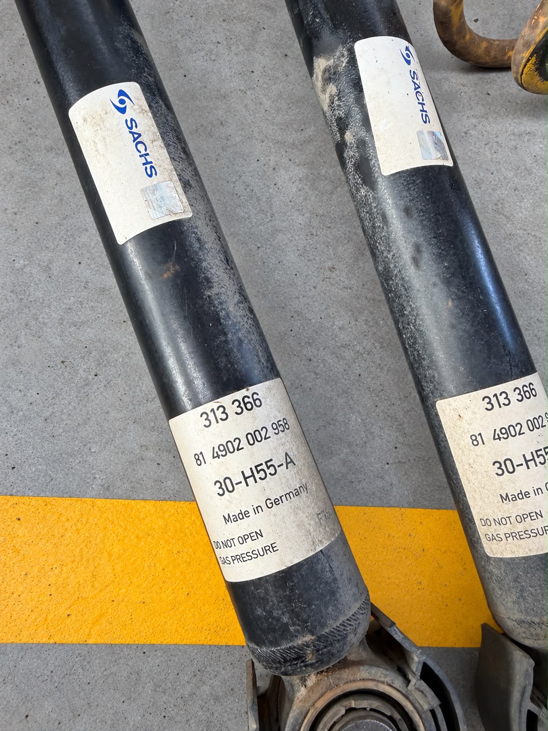 Amortizoare spate Sachs din kitul de suspensie Audi A6 C7
